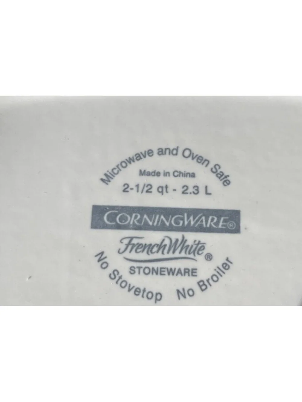 CorningWare French White 2.5 Qt Oval Casserole Dish Glass Lid Metal Cradle